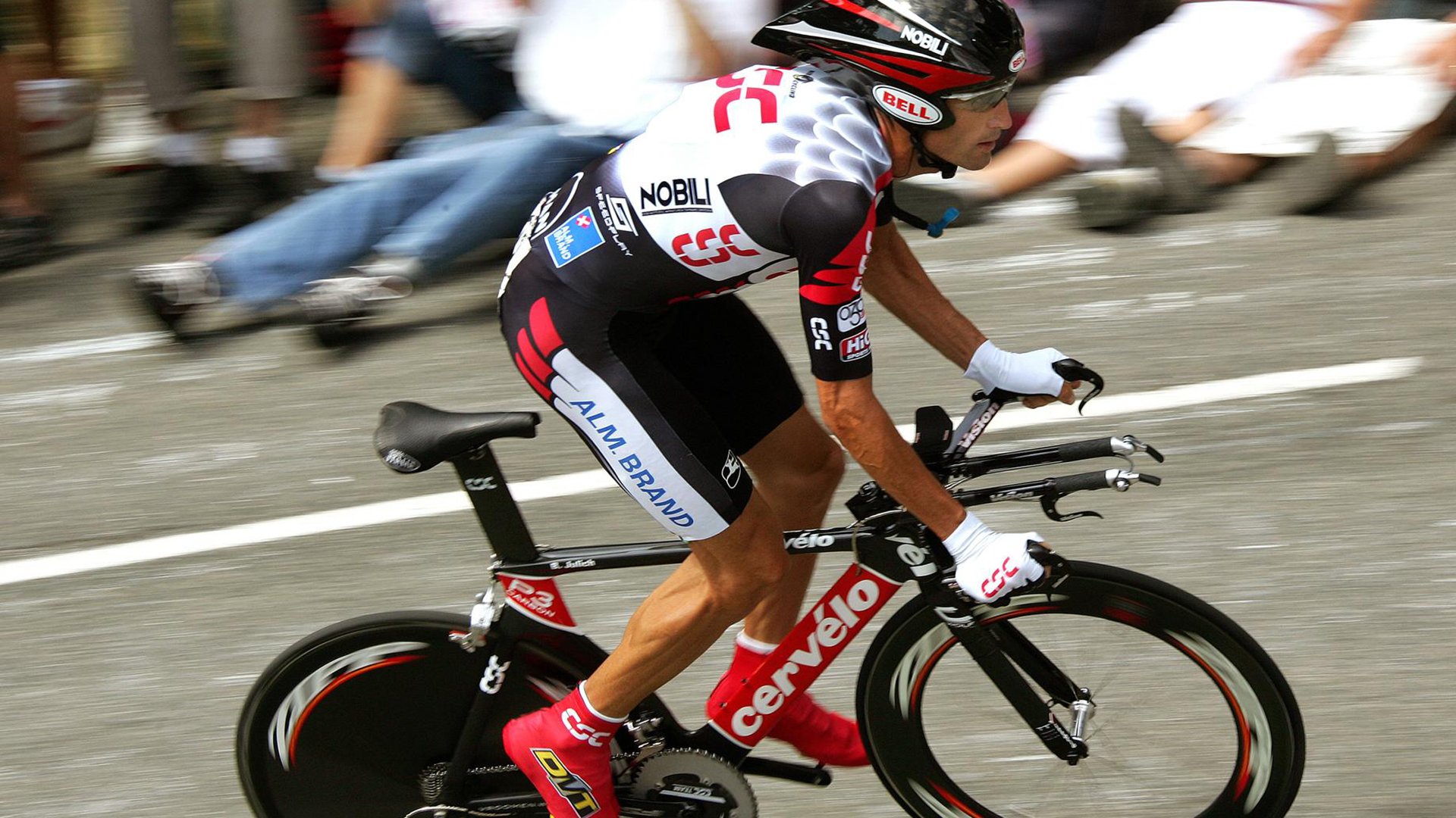 北欧雄鹰展翅!巴雷拉中场统治力拉满,芬兰2-0完胜乌兹别克斯坦,小组出线在望